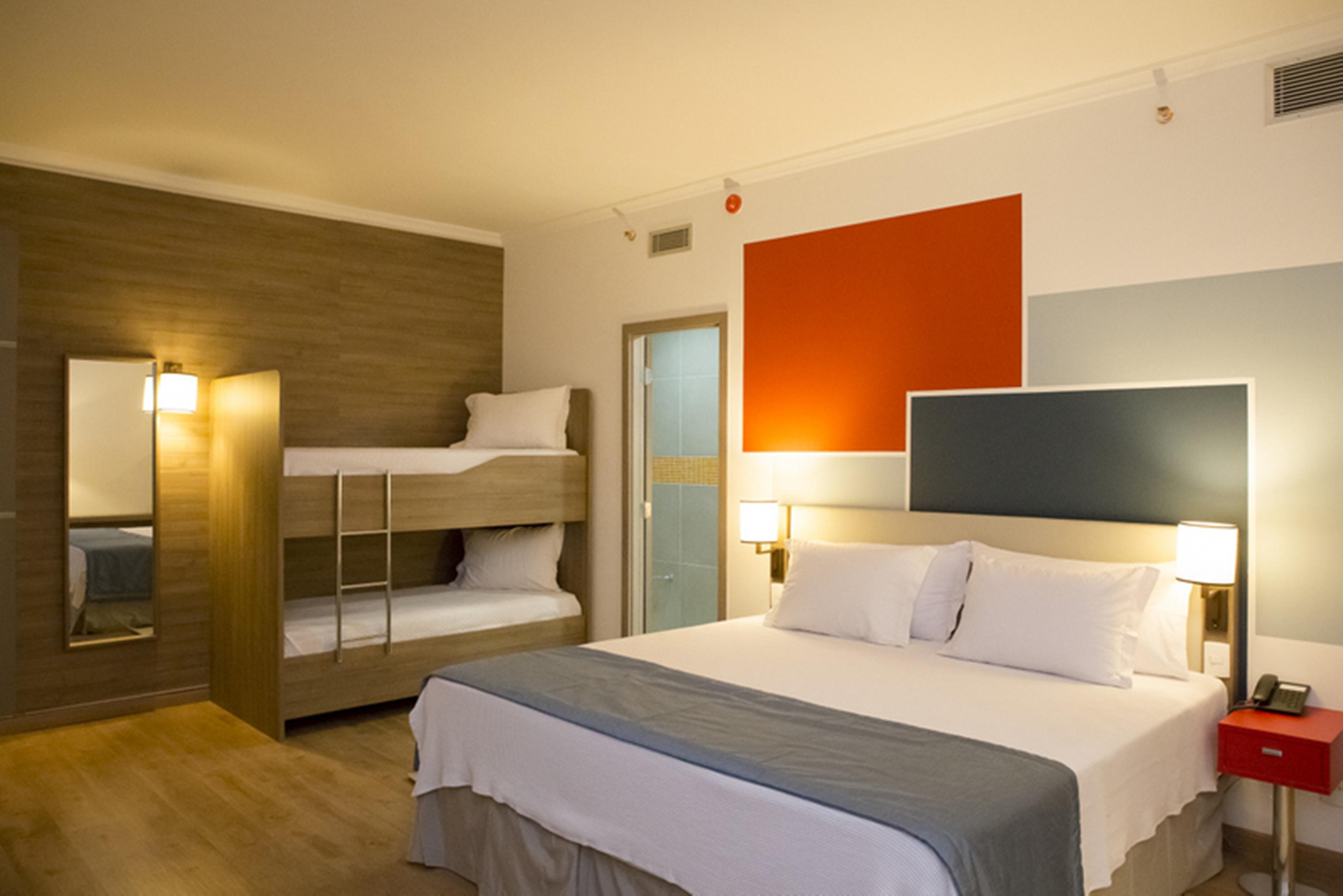 Hotel Tryp By Wyndham Ribeirão Preto Exterior foto Family room