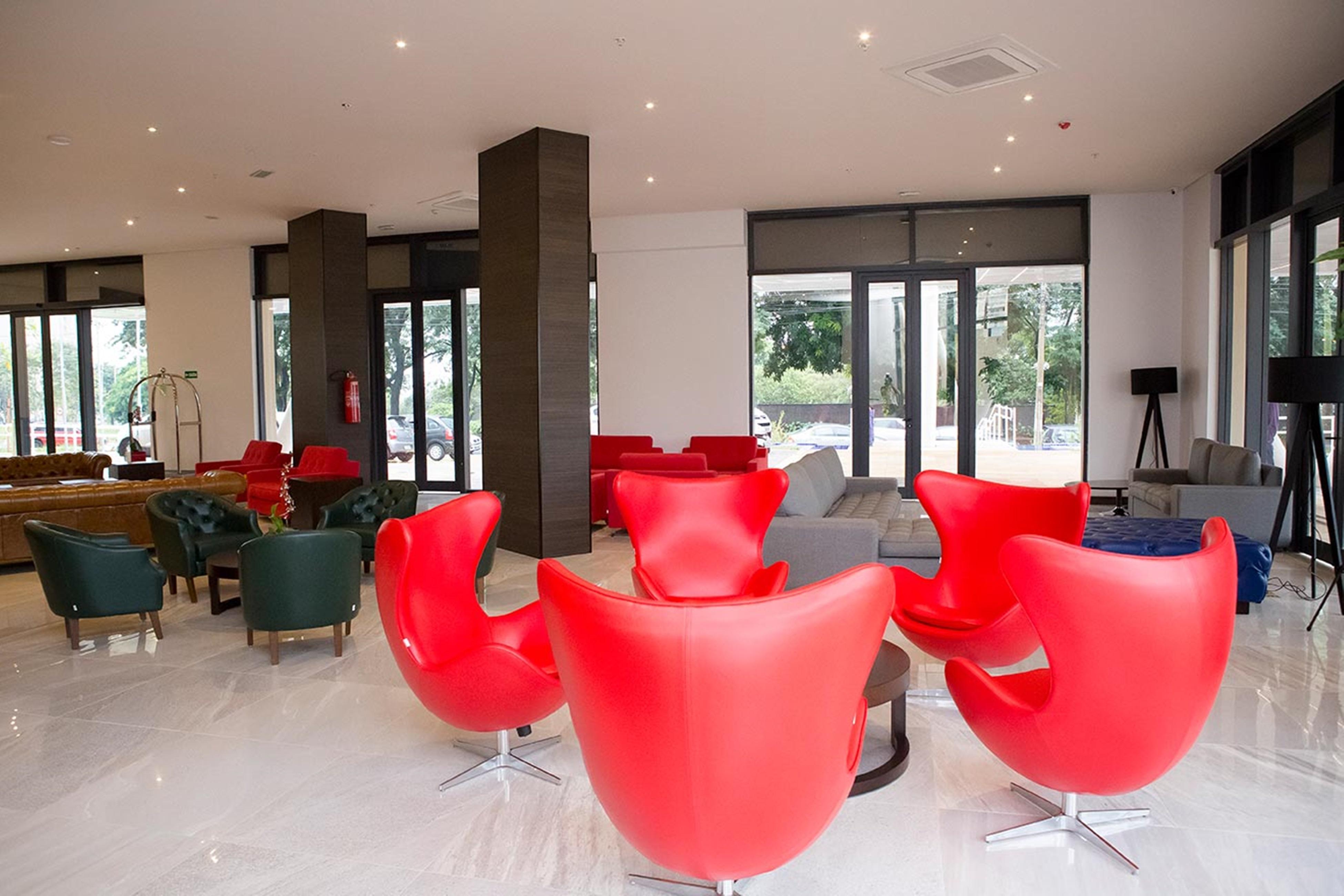 Hotel Tryp By Wyndham Ribeirão Preto Exterior foto The lounge at the airport