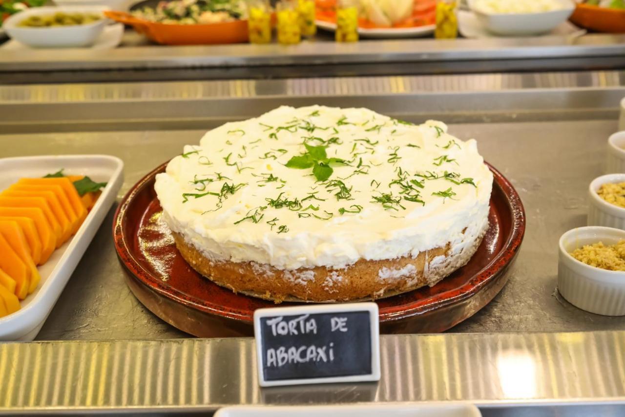 Hotel Tryp By Wyndham Ribeirão Preto Exterior foto A cake made with abacaxi