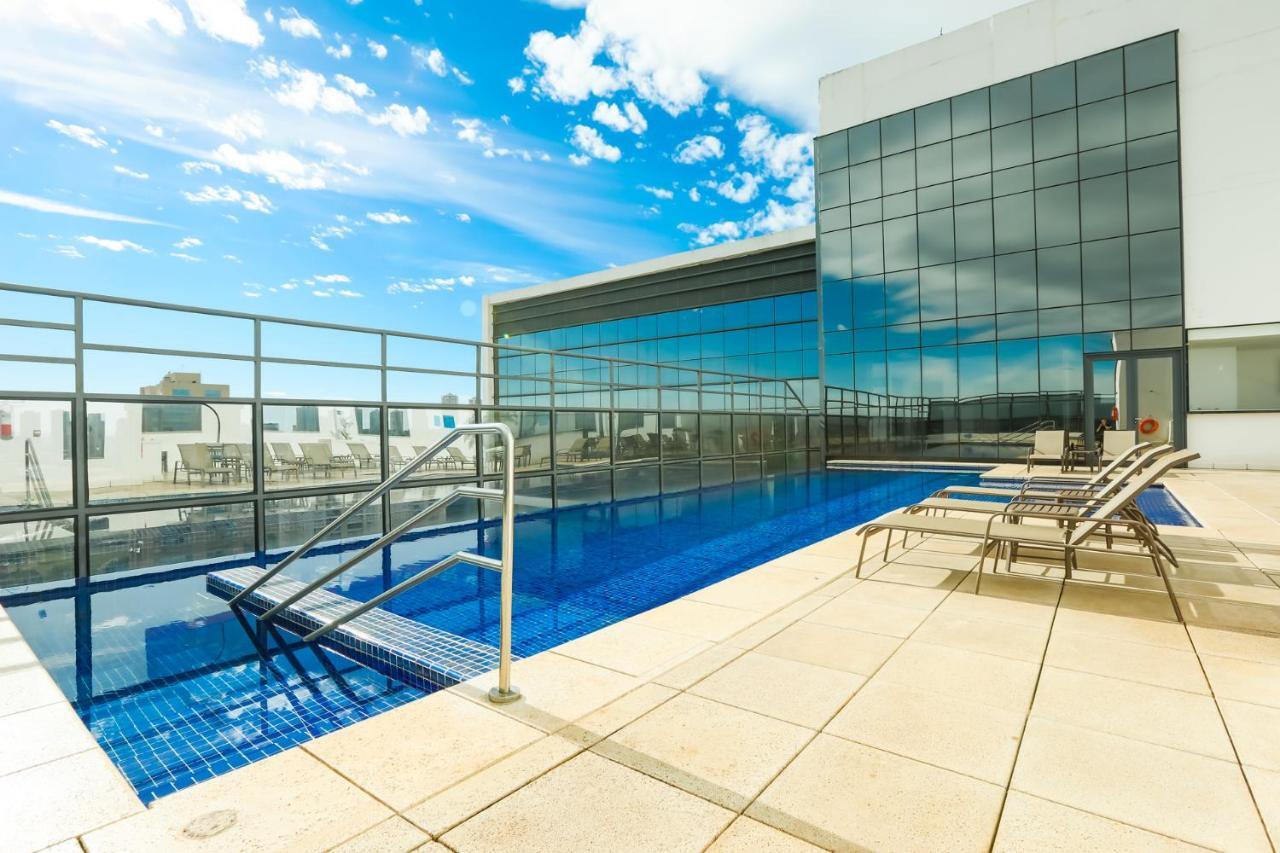 Hotel Tryp By Wyndham Ribeirão Preto Exterior foto Rooftop pool at the hotel